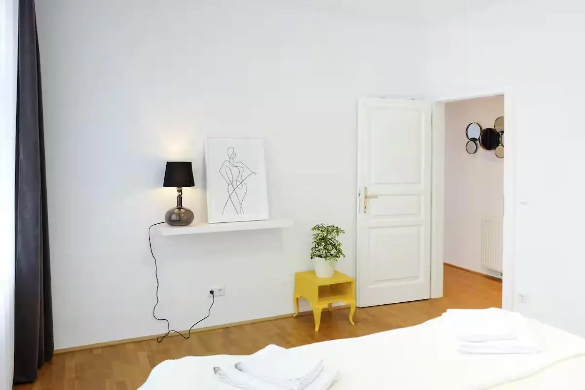 Hoheluft Infinity Selbst-Check-In Apartment Hamburg